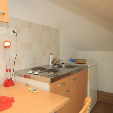 Apartment Studio Komiza 8911b