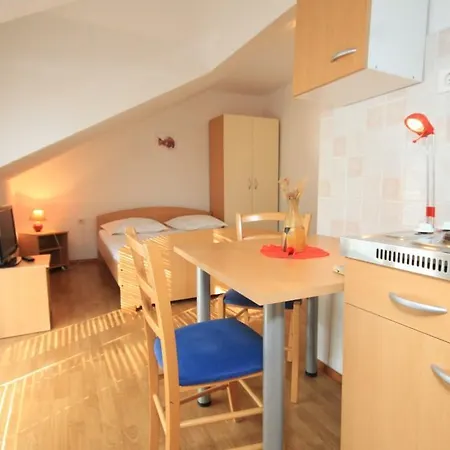 Studio Komiza 8911b Apartment